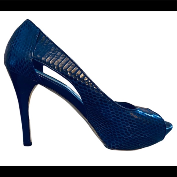 W.H.B.M Snake Embossed Leather Heel’s Blue Sz 7.5 - Picture 1 of 4